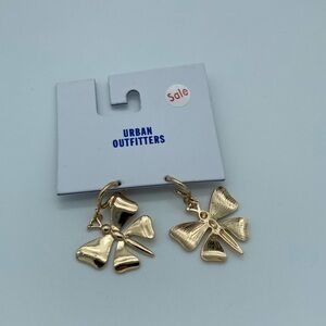 NWT URBAN OUTFITTERS BUTTERFLY GOLD EARRINGS